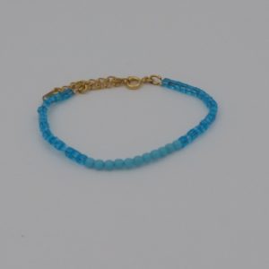 Bracelet avec perles en verre bleues